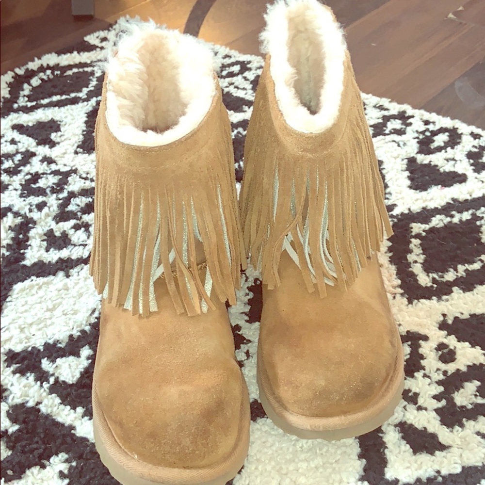 UGG fringe boots size 5